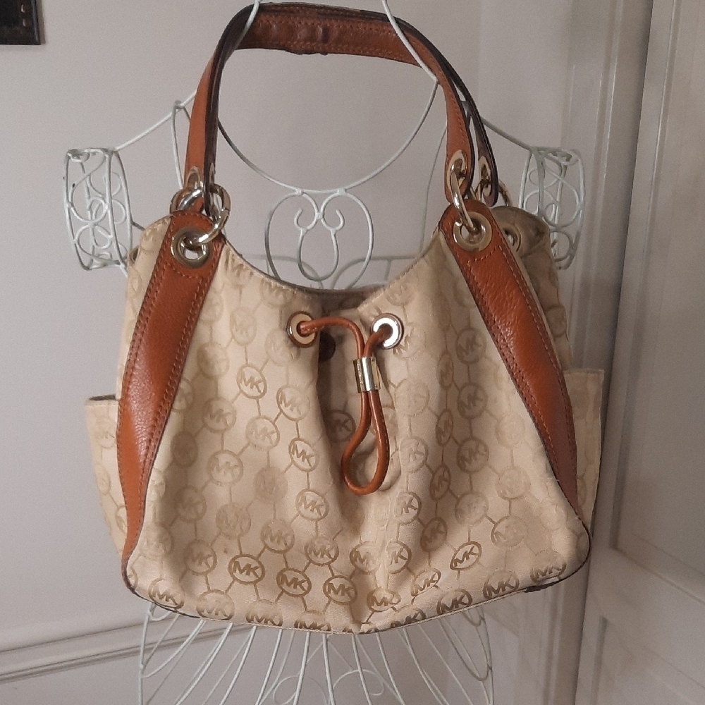 Michael Kors Cream and Brown Shoulder Bag